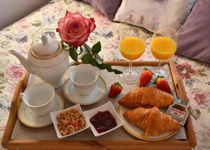 Romantic Old Apartment